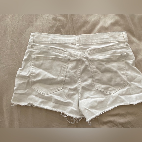 Old Navy Boyfriend White Jean Shorts Size 6 - Picture 4 of 7